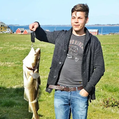 11 Person In Fj Rtoft * Fjortoft